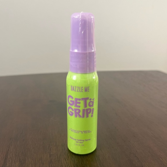 BRAND NEW DAZZLE ME Makeup Setting Spray Travel Size 30ml - Picture 2 of 4